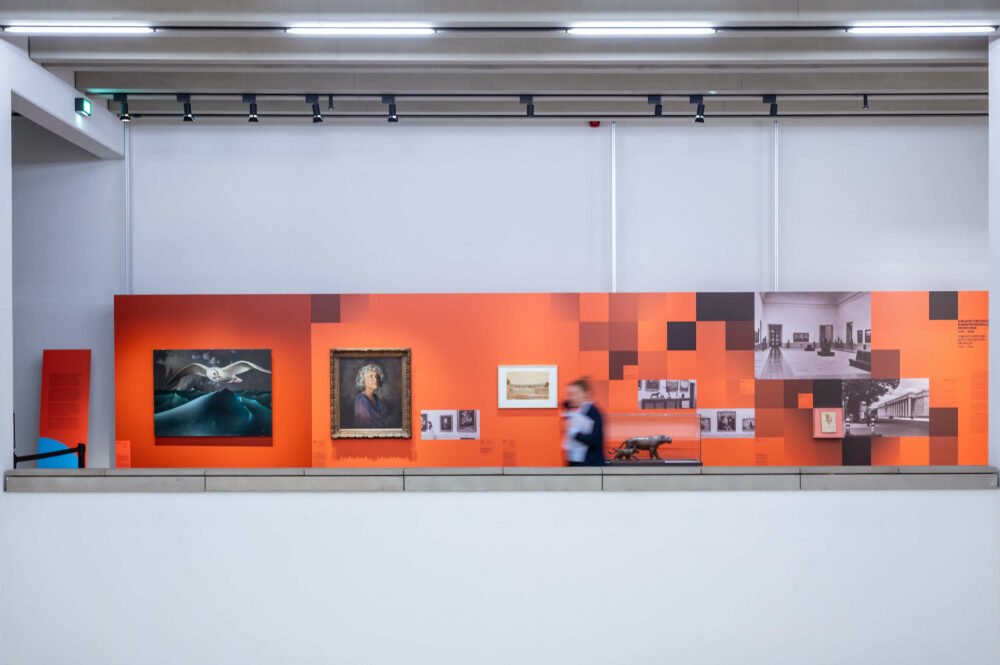 Blick in die Sonderausstellung „Bauhaus und Nationalsozialismus“ im Bauhaus Museum Weimar Foto: Thomas Müller